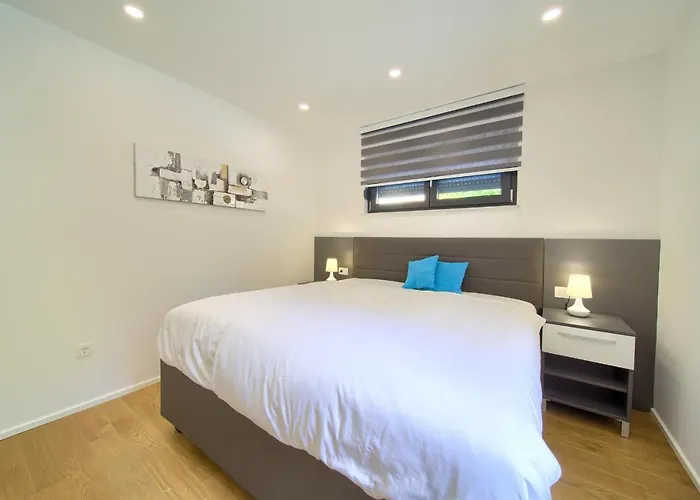 Dama Casa de Férias Dobrinj