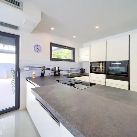 Dom wakacyjny Dama Dobrinj