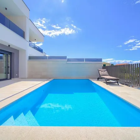 Dama Tatil Evi Dobrinj